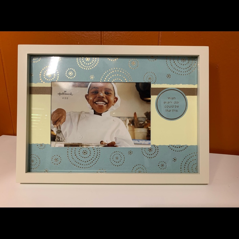 New Hallmark Wood Picture Frame Pre Matted 4x6 Blue Yellow